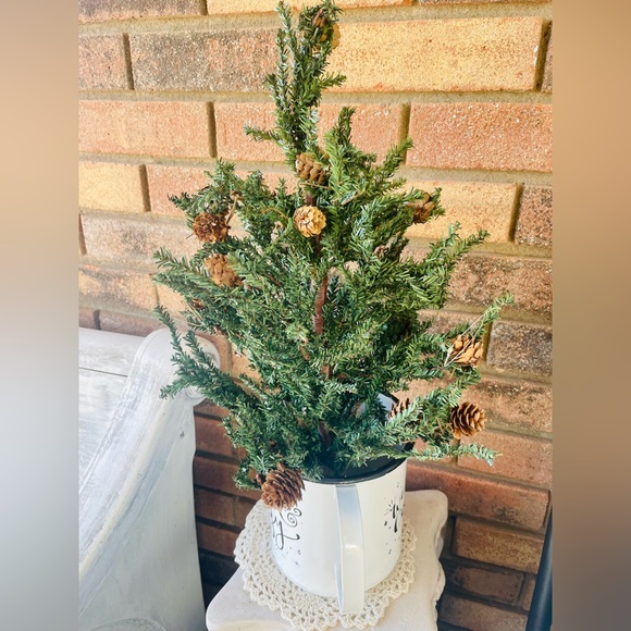 *Warm & Cozy Enamel Pot - Picture 11 of 11